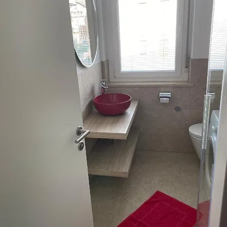 Del Conte A Merano, Con Piscina E Posto Auto, Leggere Attentamente Le Info O Chiamare Direttamente L'host! Appartement