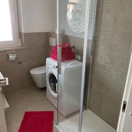 Del Conte A Merano, Con Piscina E Posto Auto, Leggere Attentamente Le Info O Chiamare Direttamente L'host! Appartement